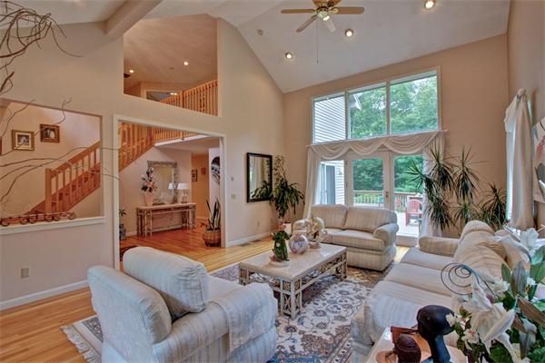 236 Belknap Road Framingham, MA 01701 - Photo 4 of 30 Gallery Image 4