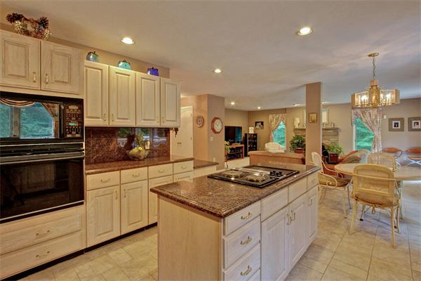 236 Belknap Road Framingham, MA 01701 - Photo 9 of 30 Gallery Image 9