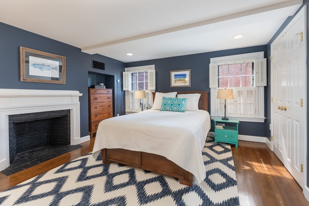 3 River St Place Boston, MA 02114 - Photo 12 of 28