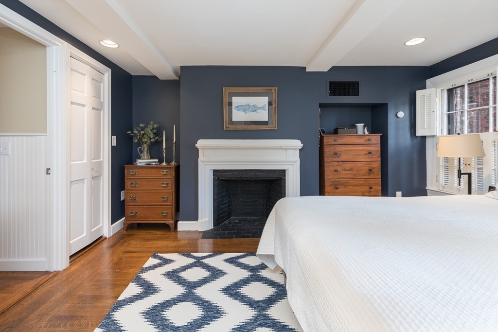 3 River St Place Boston, MA 02114 - Photo 13 of 28