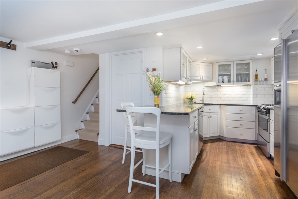 3 River St Place Boston, MA 02114 - Photo 6 of 28