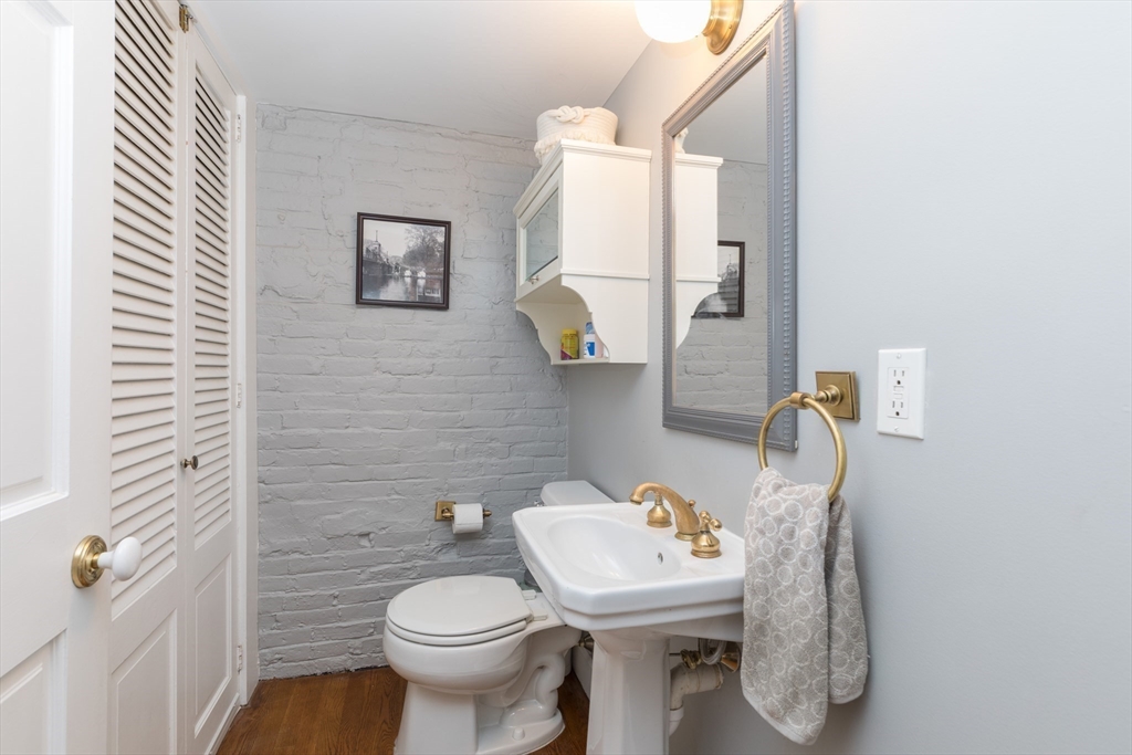 3 River St Place Boston, MA 02114 - Photo 7 of 28