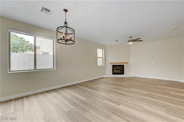 $2,950 | 9475 McCombs Street, Las Vegas, NV 89123