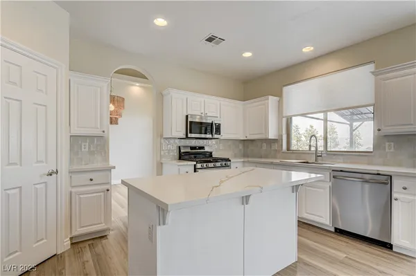 $2,950 | 9475 McCombs Street, Las Vegas, NV 89123