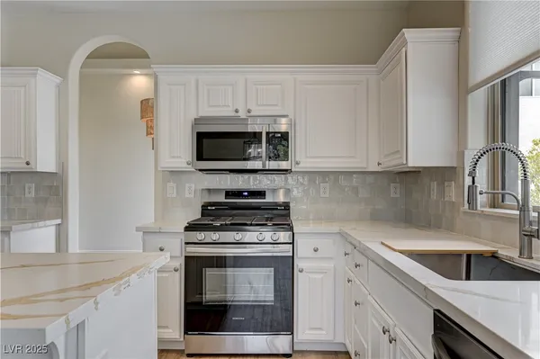 $2,950 | 9475 McCombs Street, Las Vegas, NV 89123