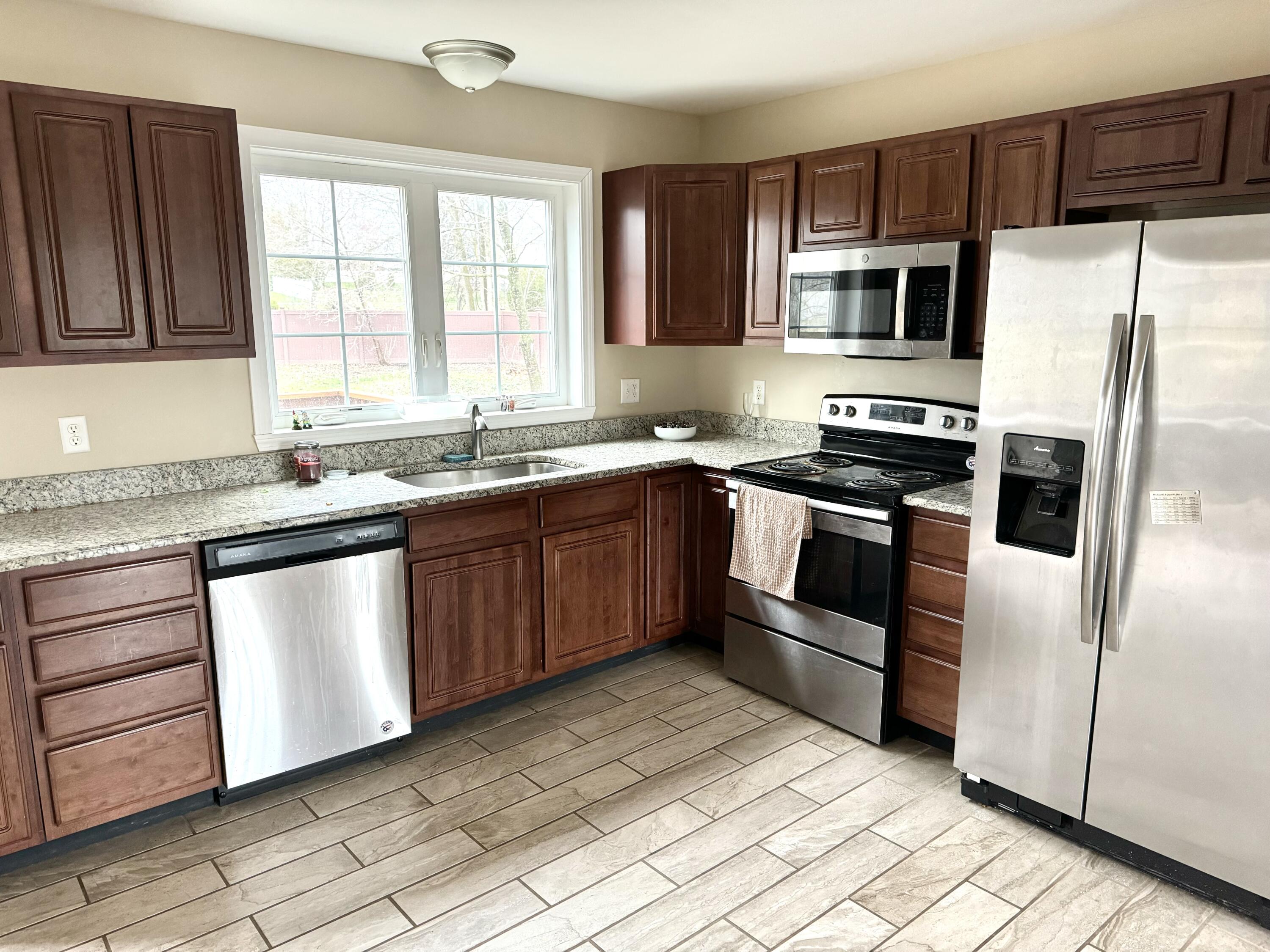 28 River Road Peru, NY 12972 - Photo 7 of 40