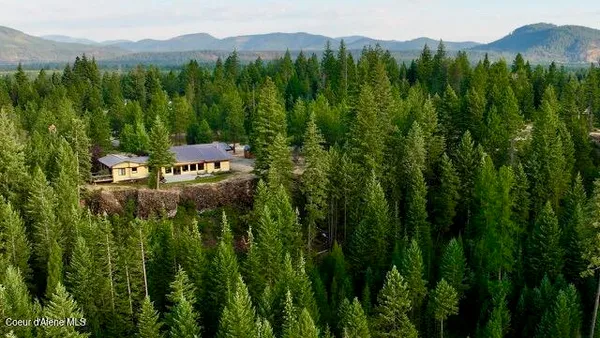 $1,285,000 | 19712 North Cottagewood Lane, Rathdrum, ID 83858