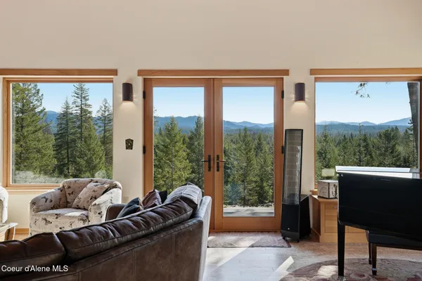 $1,285,000 | 19712 North Cottagewood Lane, Rathdrum, ID 83858