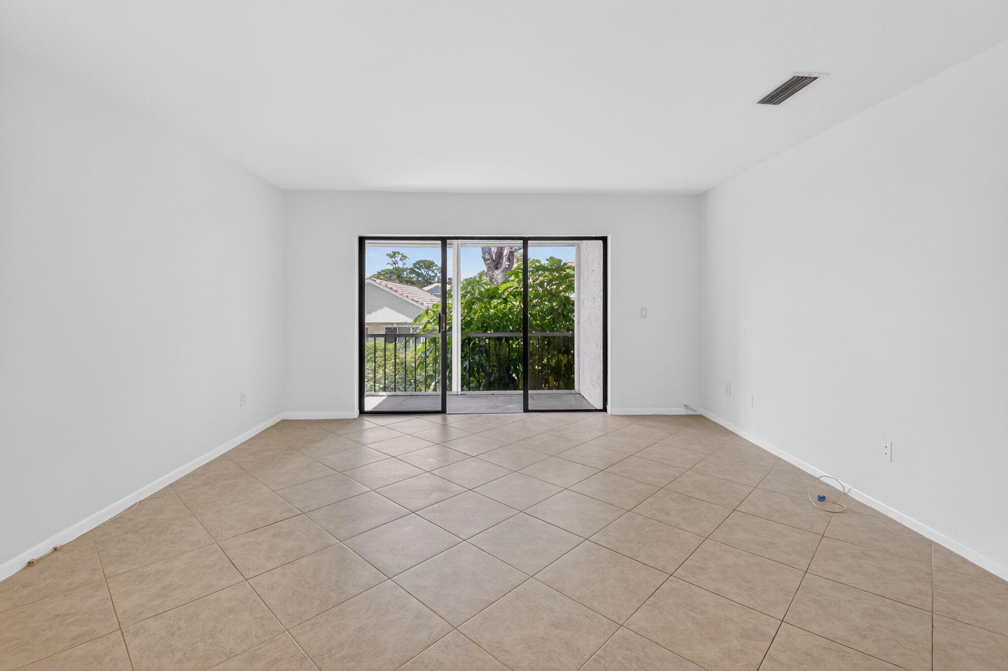 21691 Cypress Road, Unit 16B Boca Raton, FL 33433 - Photo 11 of 36 15-web-or-mls-DSC_1733