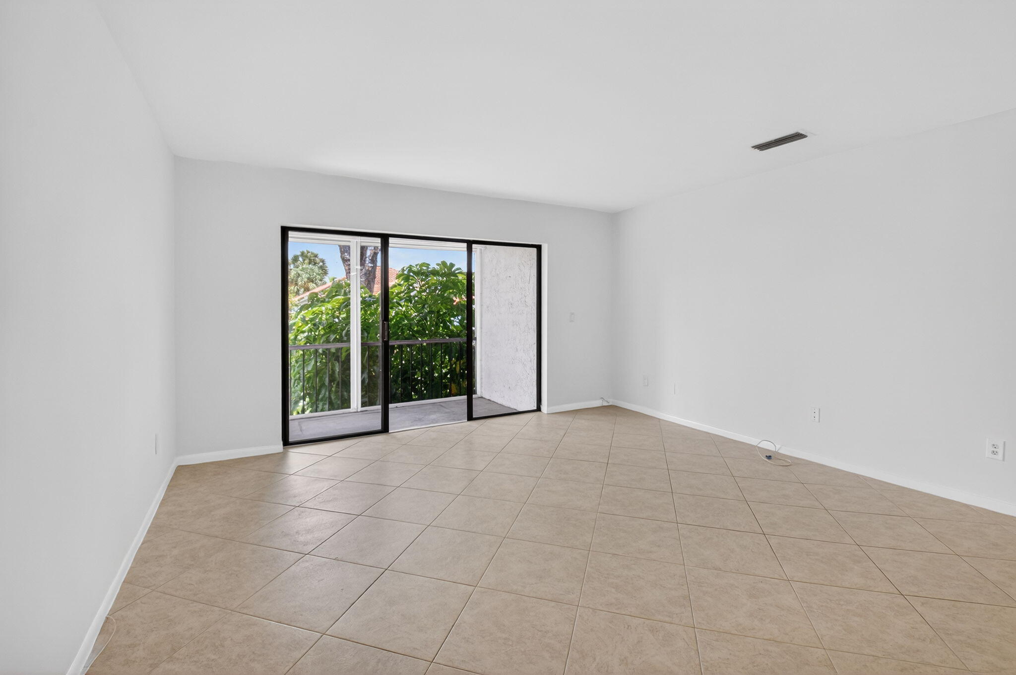 21691 Cypress Road, Unit 16B Boca Raton, FL 33433 - Photo 12 of 36 16-web-or-mls-DSC_1740