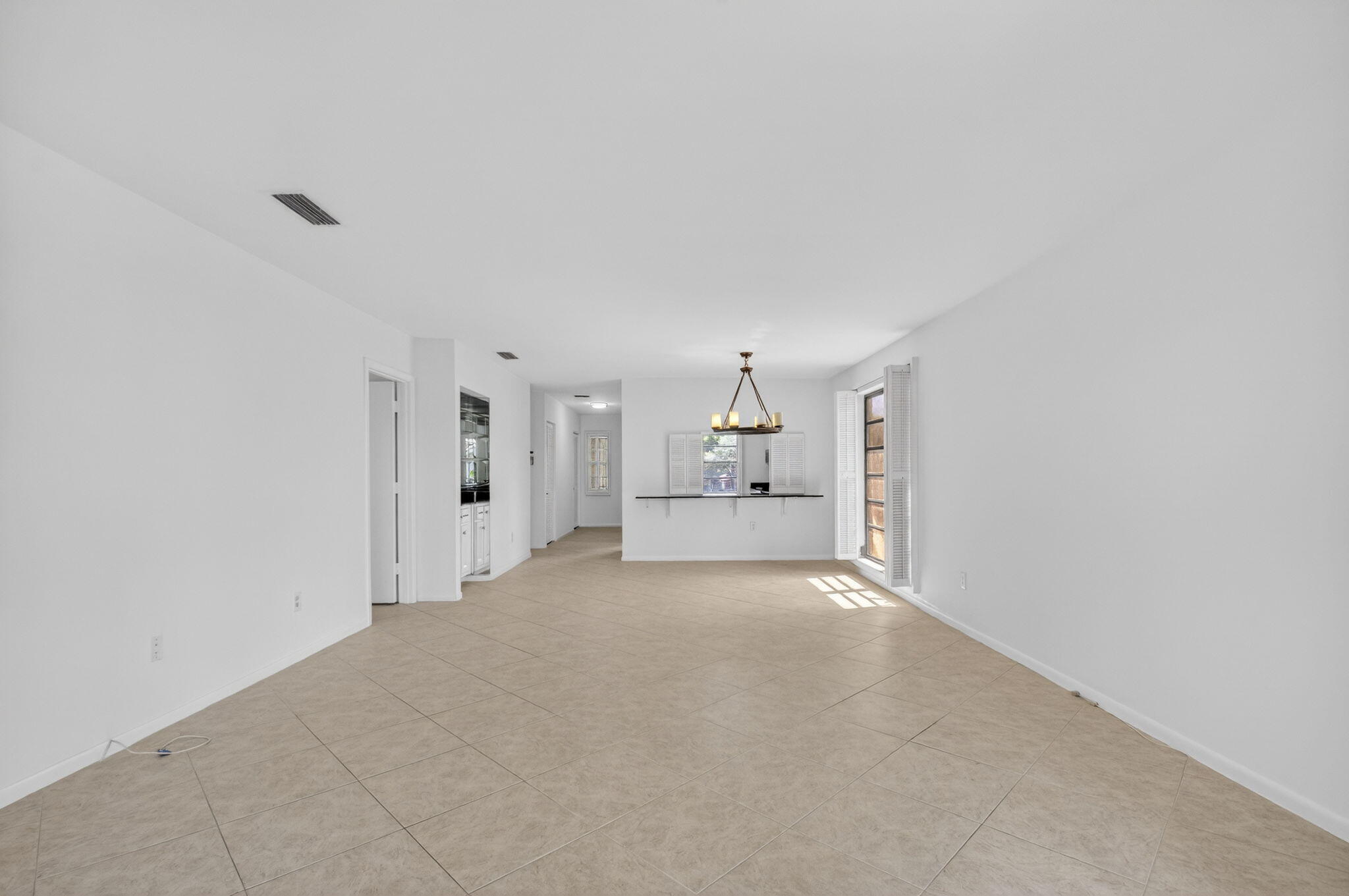 21691 Cypress Road, Unit 16B Boca Raton, FL 33433 - Photo 13 of 36 17-web-or-mls-DSC_1747