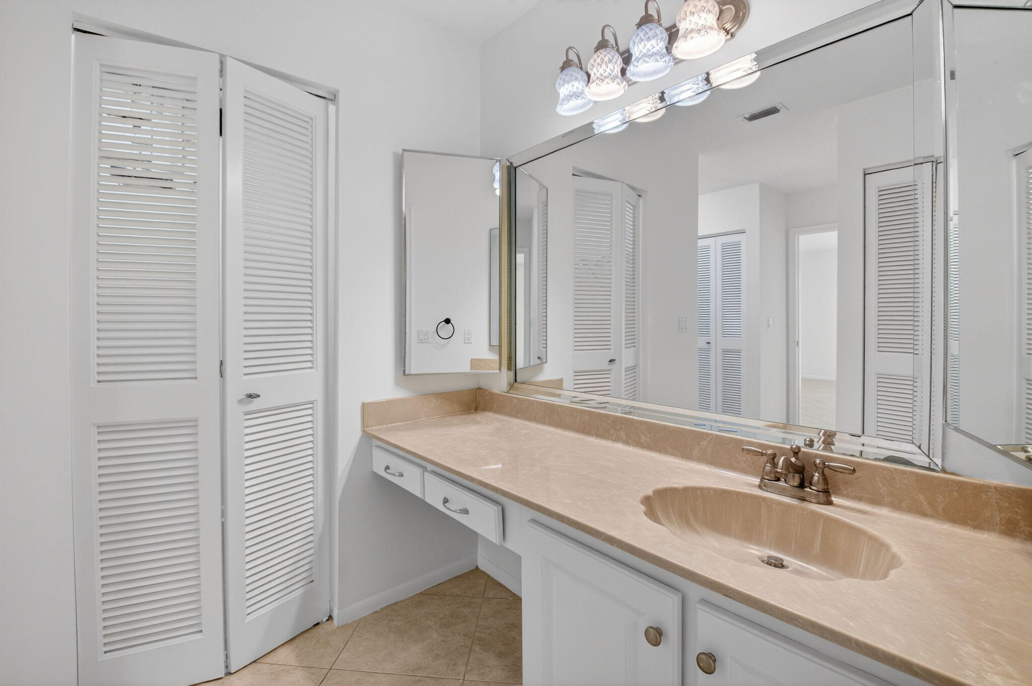 21691 Cypress Road, Unit 16B Boca Raton, FL 33433 - Photo 18 of 36 25-web-or-mls-DSC_1787