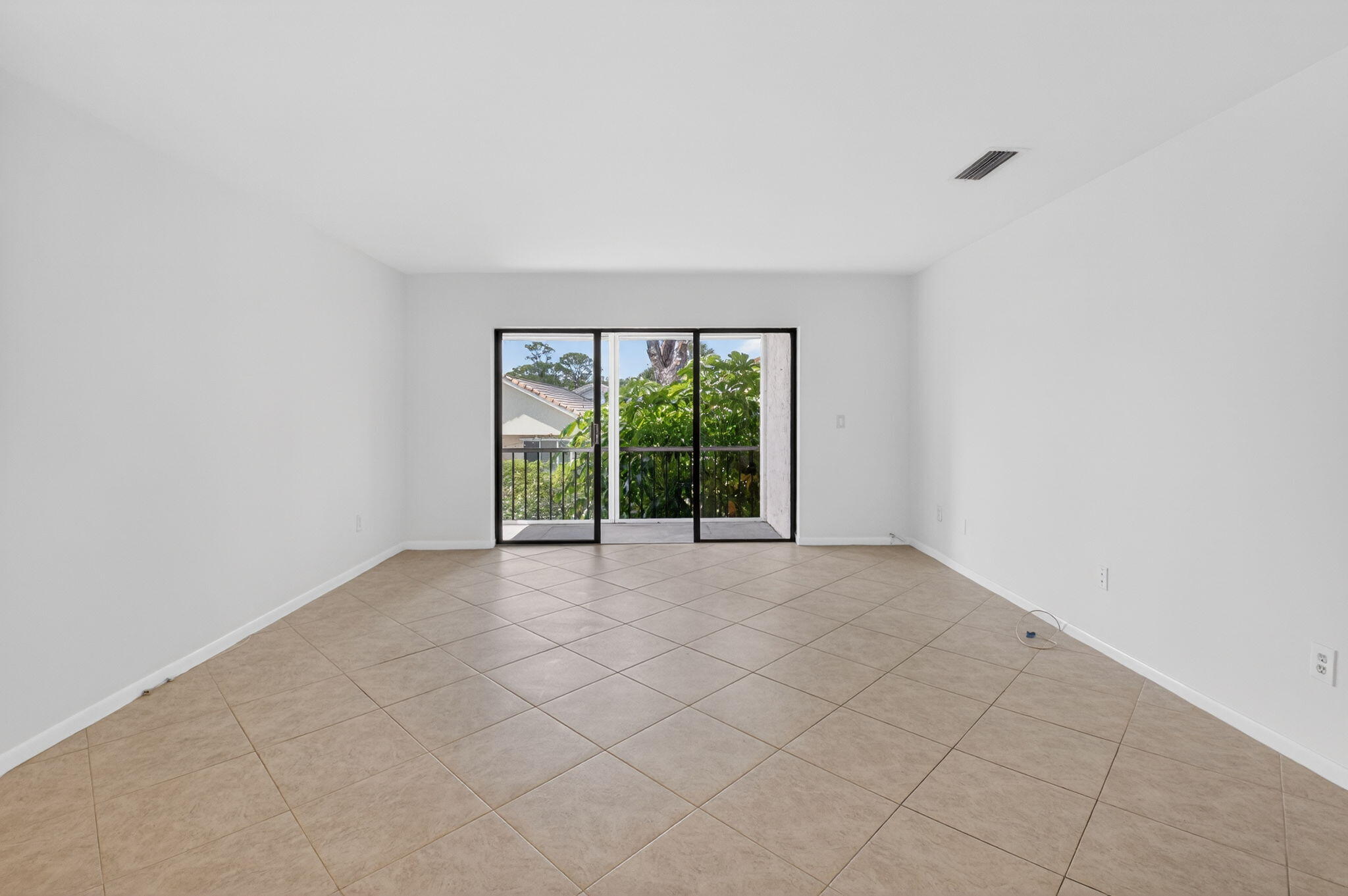 21691 Cypress Road, Unit 16B Boca Raton, FL 33433 - Photo 3 of 36 11-web-or-mls-DSC_1712