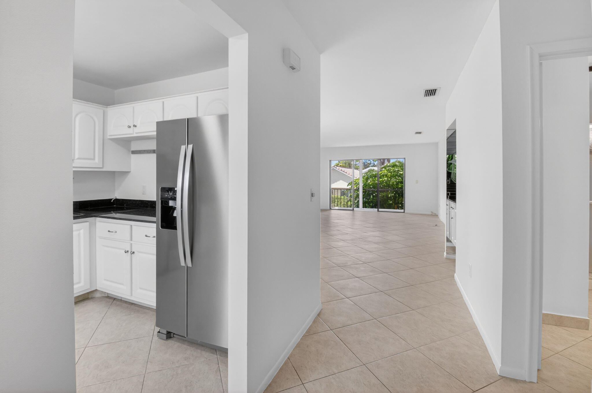 21691 Cypress Road, Unit 16B Boca Raton, FL 33433 - Photo 4 of 36 6-web-or-mls-DSC_1687