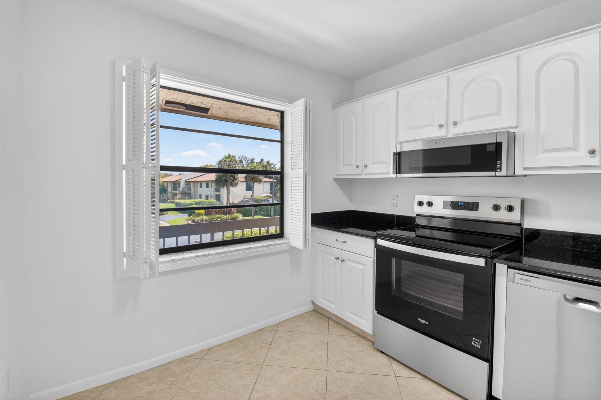 21691 Cypress Road, Unit 16B Boca Raton, FL 33433 - Photo 6 of 36 8-web-or-mls-DSC_1697