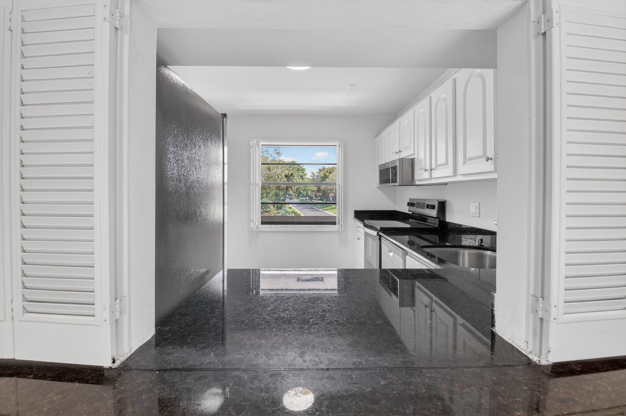 21691 Cypress Road, Unit 16B Boca Raton, FL 33433 - Photo 8 of 36 14-web-or-mls-DSC_1727