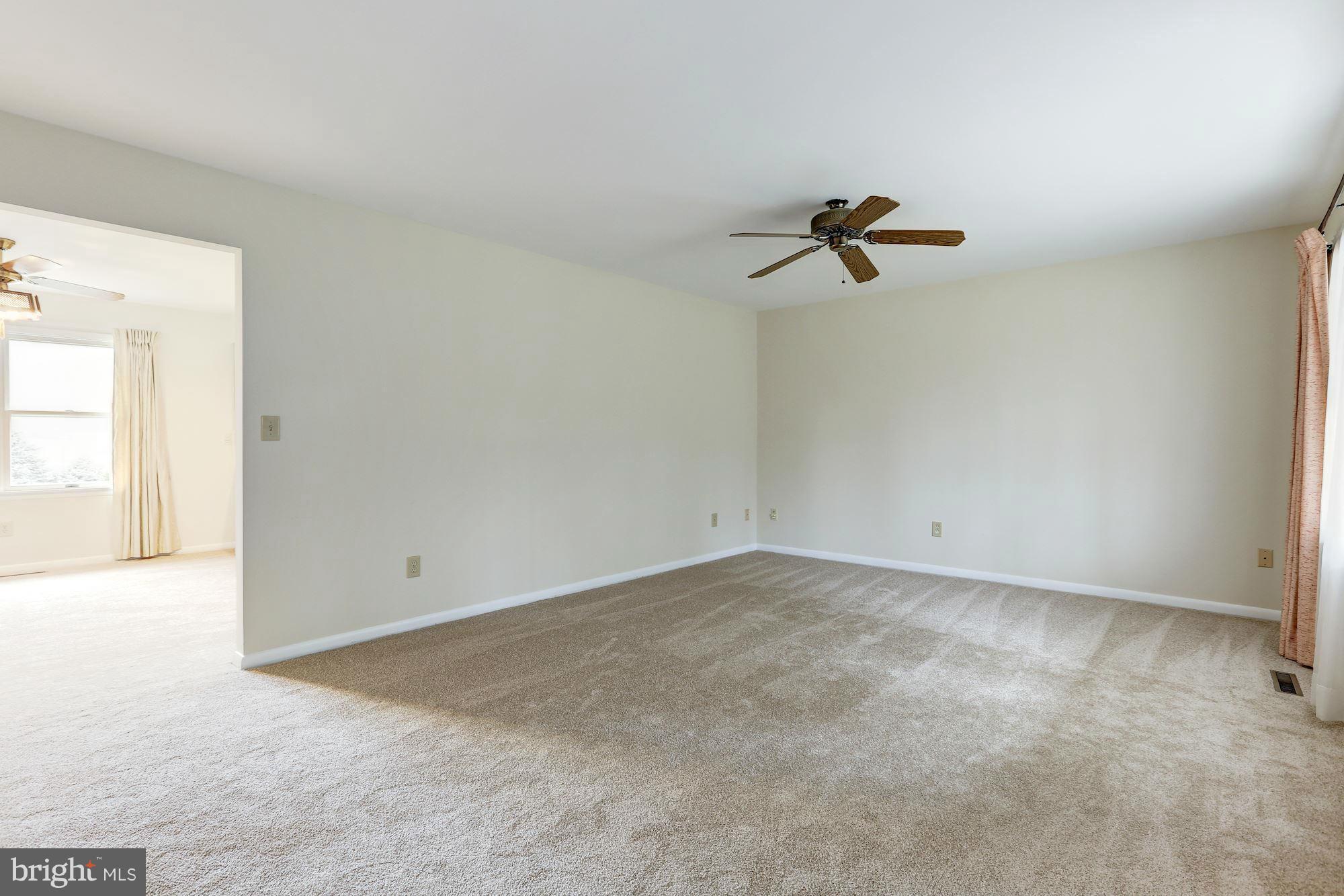 16015 West Old Baltimore Road Boyds, MD 20841 - Photo 5 of 24 Living Room
