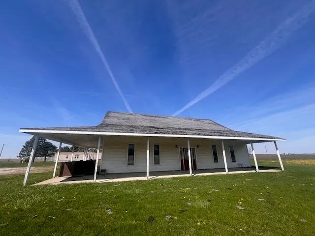 $215,000 | 100 South 4th Street, Wapella, IL 61777