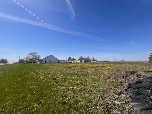 100 South 4th Street Wapella, IL 61777 - Photo 4 of 16 a view of an ocean from a city
