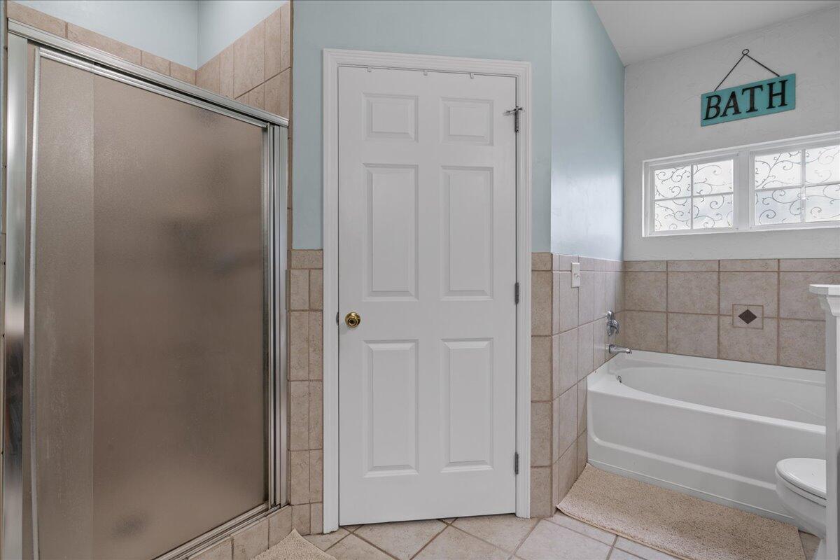 268 Westbrooke Road Summerville, SC 29486 - Photo 15 of 23 primary bath