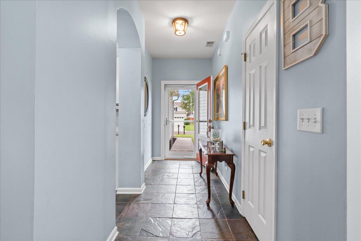 268 Westbrooke Road Summerville, SC 29486 - Photo 4 of 23 entry