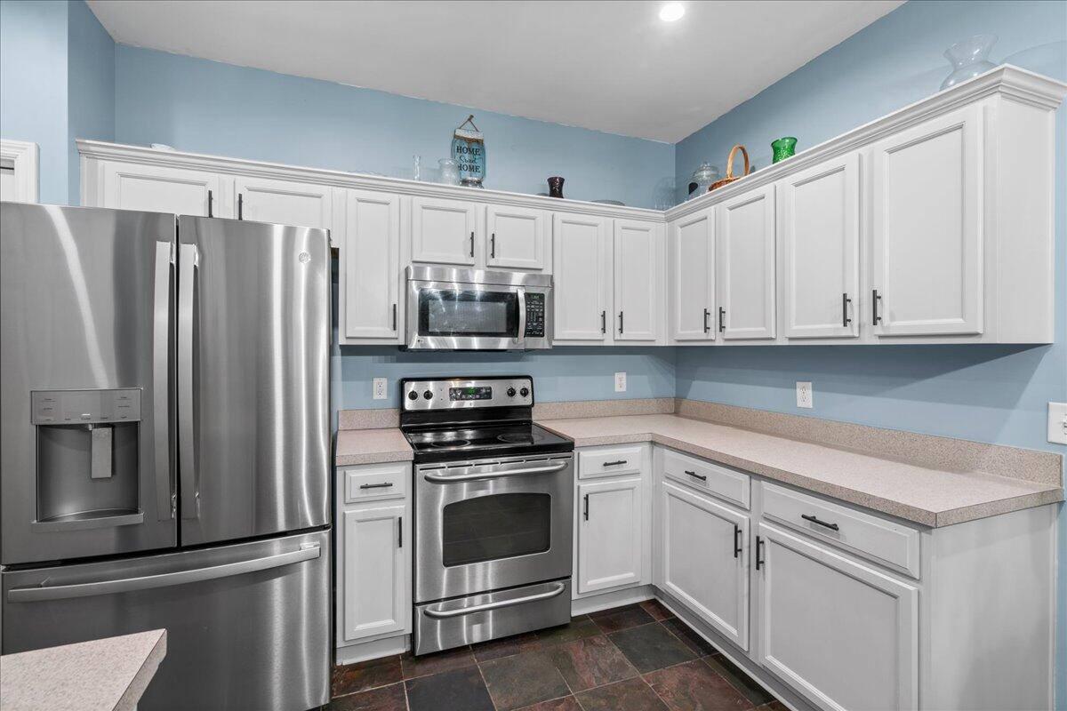 268 Westbrooke Road Summerville, SC 29486 - Photo 5 of 23 kitchen