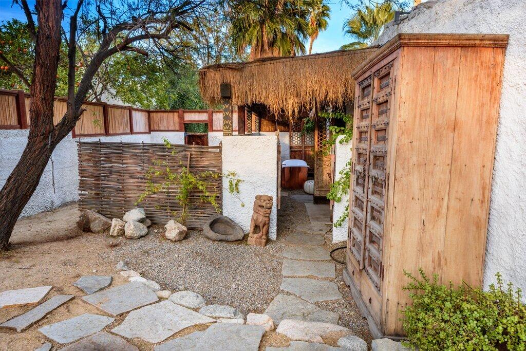 71607 Sahara Road Rancho Mirage, CA 92270 - Photo 49 of 118 SA - 27.jpg-outside bathroom