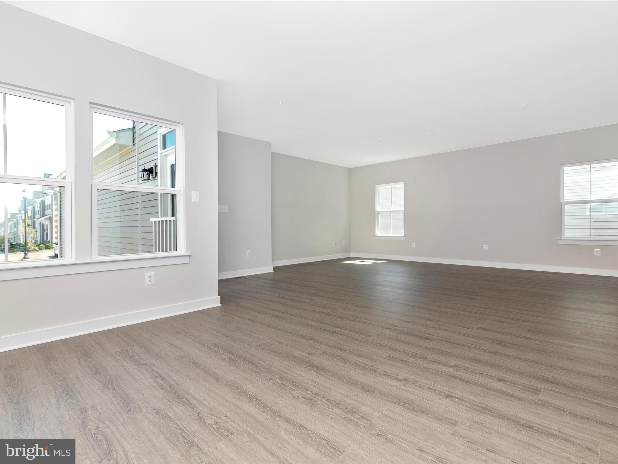 6703 Mt Phillip Road Frederick, MD 21703 - Photo 25 of 60 Living & Dining