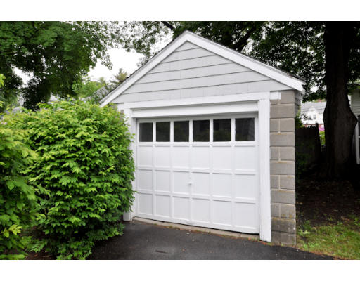 121 Bonad Road Brookline, MA 02467 - Photo 17 of 19 Gallery Image 17