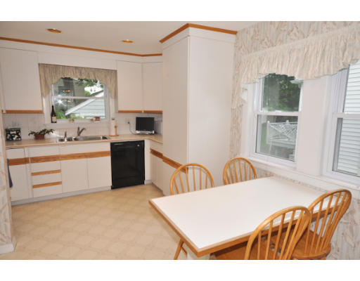 121 Bonad Road Brookline, MA 02467 - Photo 4 of 19 Gallery Image 4