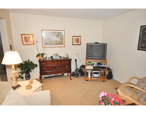 121 Bonad Road Brookline, MA 02467 - Photo 8 of 19 Gallery Image 8