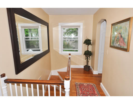 121 Bonad Road Brookline, MA 02467 - Photo 10 of 19 Gallery Image 10