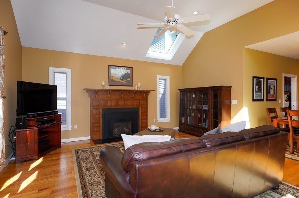 163 Mossman Road Sudbury, MA 01776 - Photo 10 of 42 Gallery Image 10