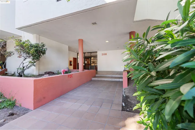 a view of entryway and hall