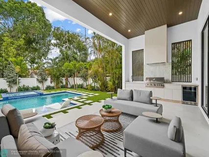 $2,330,000 | 208 Northeast 23rd Street, Wilton Manors, FL 33305