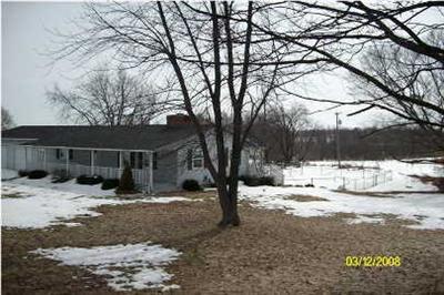 7175 Kendaville Road Lakeview, MI 48850 - Photo 1 of 4 Primary Photo