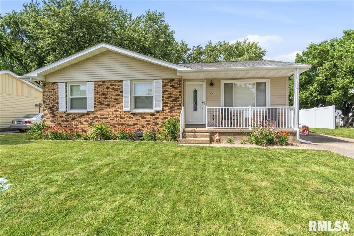 2913 Selkirk Road Springfield, IL 62702 - Photo 3 of 40