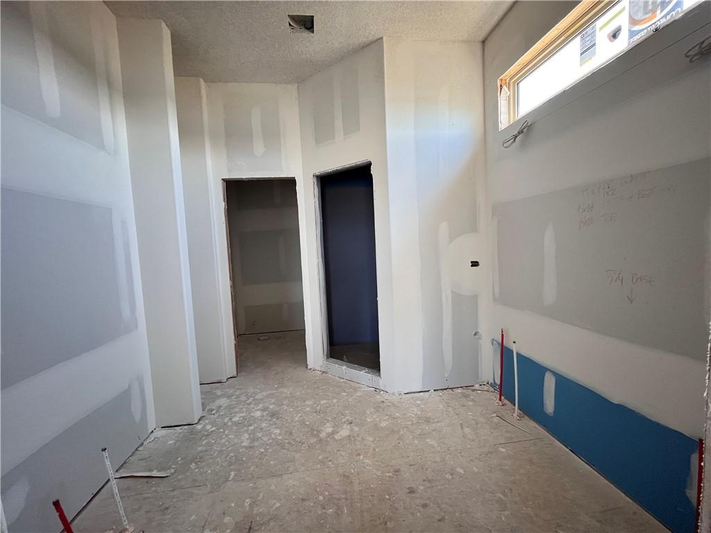 1628 Hanover Lane Raymore, MO 64083 - Photo 11 of 29