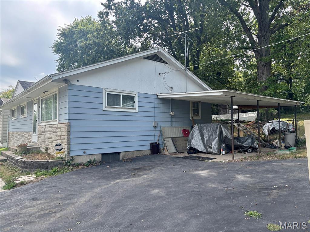 801 Elsworth Place Ferguson, MO 63135 - Photo 2 of 22