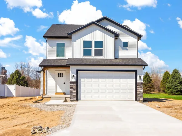 $319,700 | 2004 Grn Acrs Drive, Adrian, MI 49221