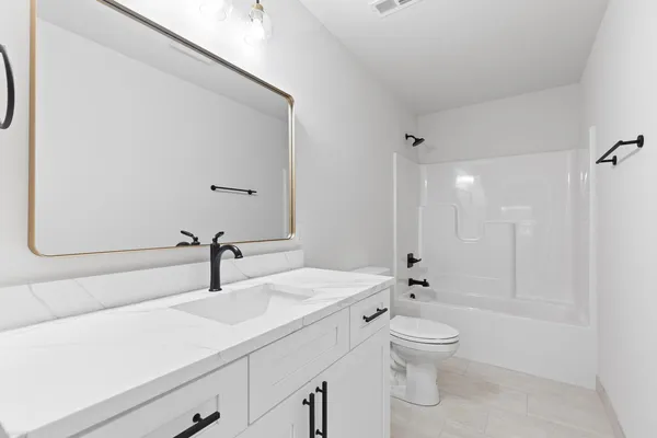 $319,700 | 2004 Grn Acrs Drive, Adrian, MI 49221