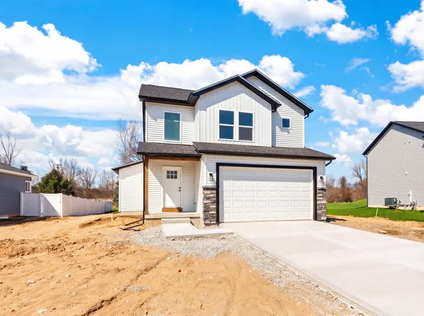 $319,700 | 2004 Grn Acrs Drive, Adrian, MI 49221
