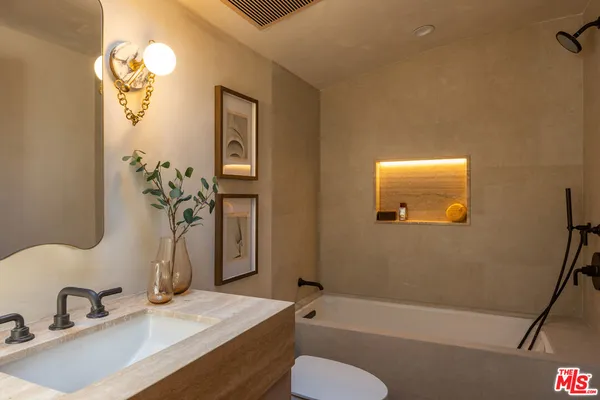 $4,495,000 | 18001 Boris Drive, Encino, CA 91316