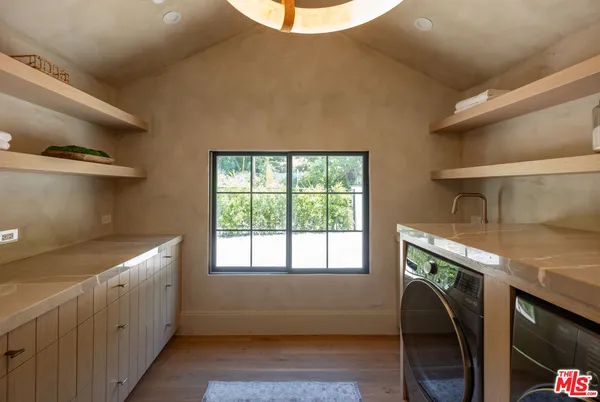 $4,495,000 | 18001 Boris Drive, Encino, CA 91316