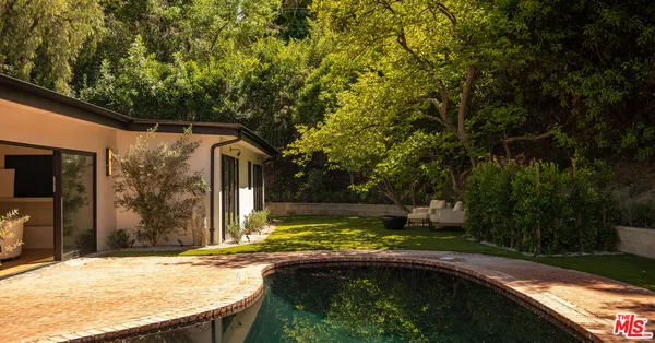 $4,495,000 | 18001 Boris Drive, Encino, CA 91316