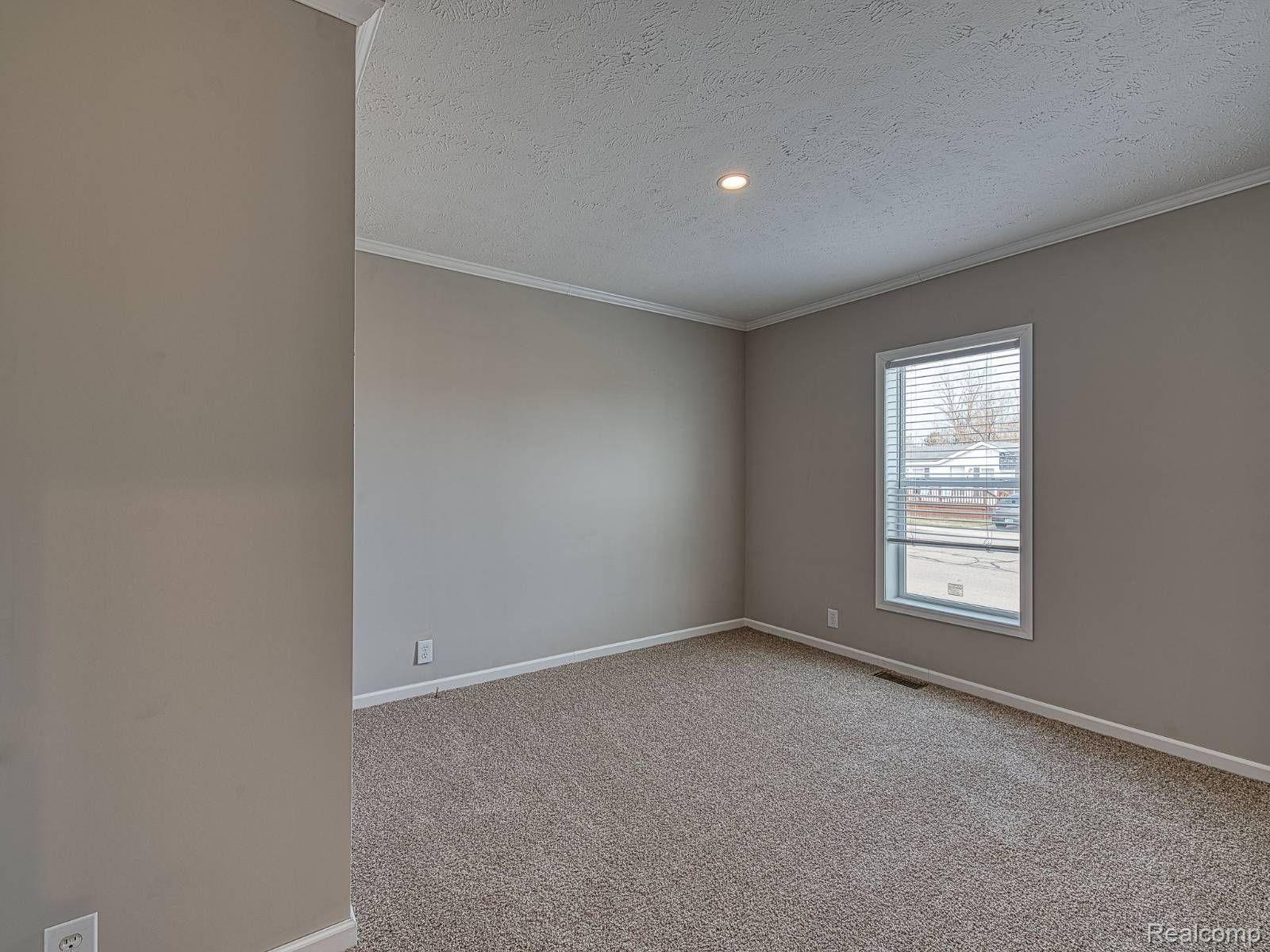 33151 Fort Road Rockwood, MI 48173 - Photo 16 of 24 Gallery Image 16