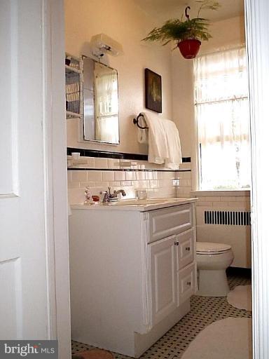 1541 Ralworth Road Baltimore, MD 21218 - Photo 8 of 24 Update Hall Bath