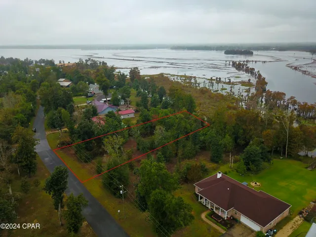 $89,900 | 9203 Lake Forest Drive, Youngstown, FL 32466