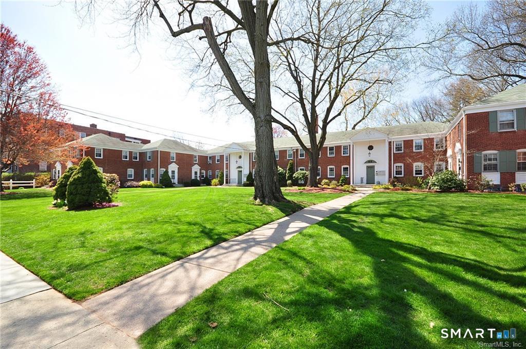 53 Robin Road, Unit B1 West Hartford, CT 06119 - Photo 16 of 17
