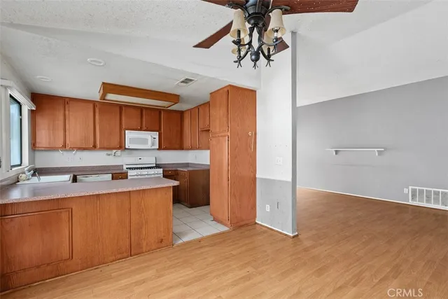 $425,000 | 407 Westminster Drive, San Jacinto, CA 92583